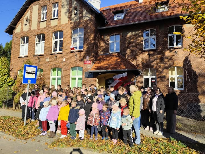 szkoła łopienno mieleszyn dzieci - Szkoła Podstawowa im. Stulecia Odzyskania Niepodległości w Łopiennie
