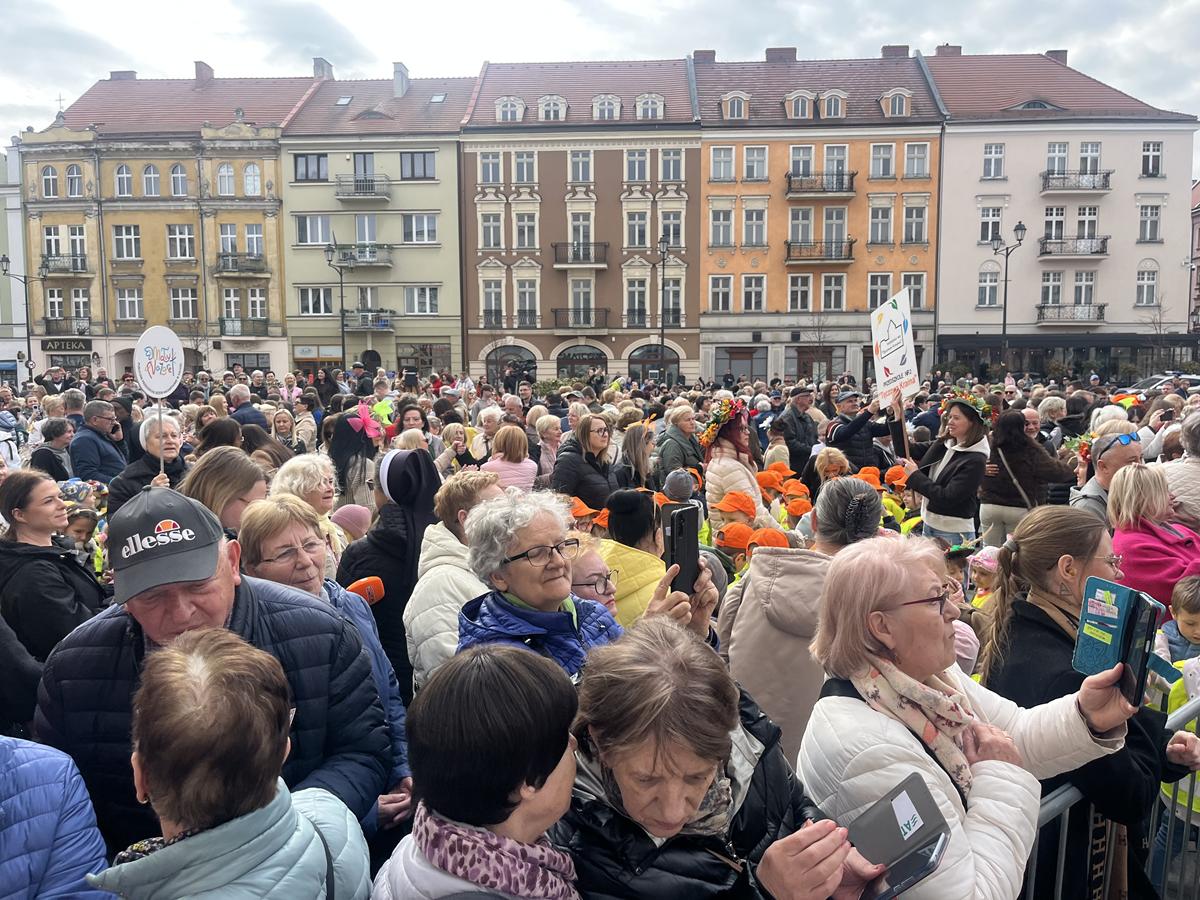walc noce i dnie w kaliszu - Danuta Synkiewicz - Radio Poznań