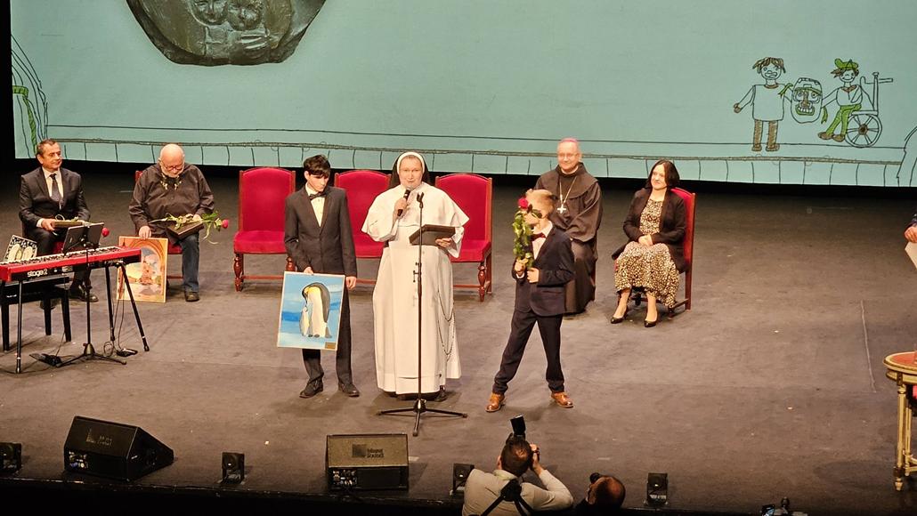medal brata alberta dominikanki broniszewice dom chłopaków - Dom Chłopaków w Broniszewicach FB