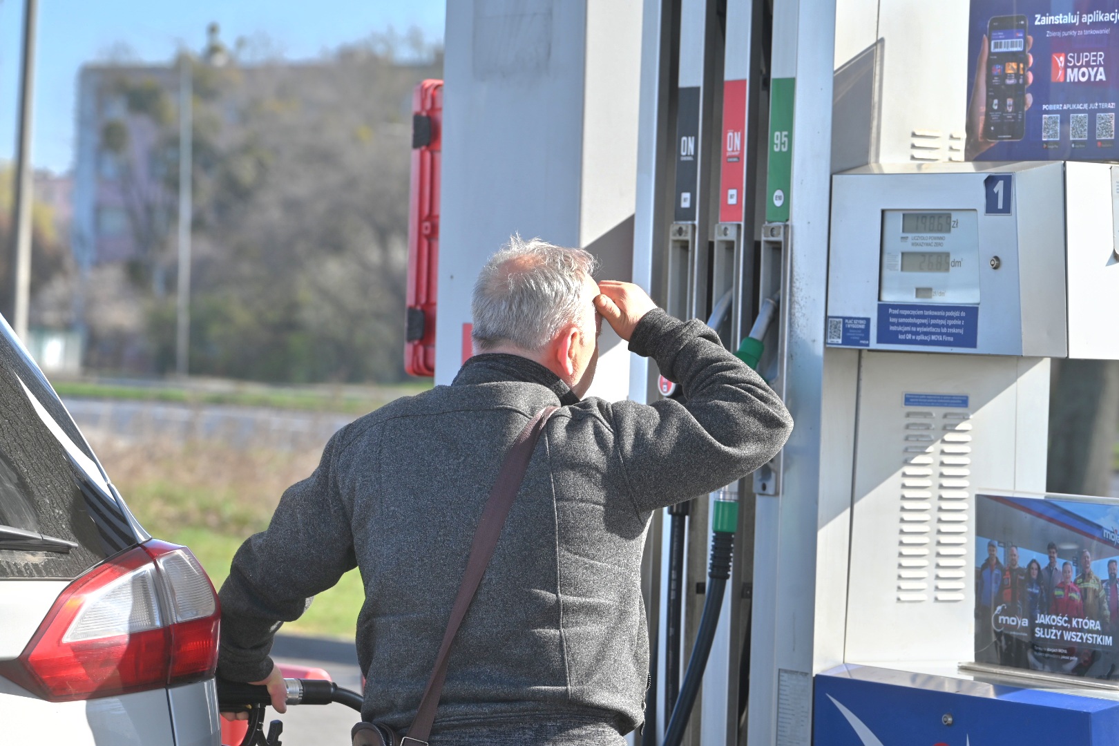 paliwo tankowanie - Wojtek Wardejn  - Radio Poznań