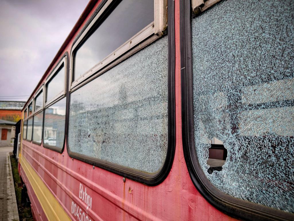 gniezno wandal wandalizm kolej wąskatorowa wąskotorówka szyby wagony - Powiat Gniezno FB