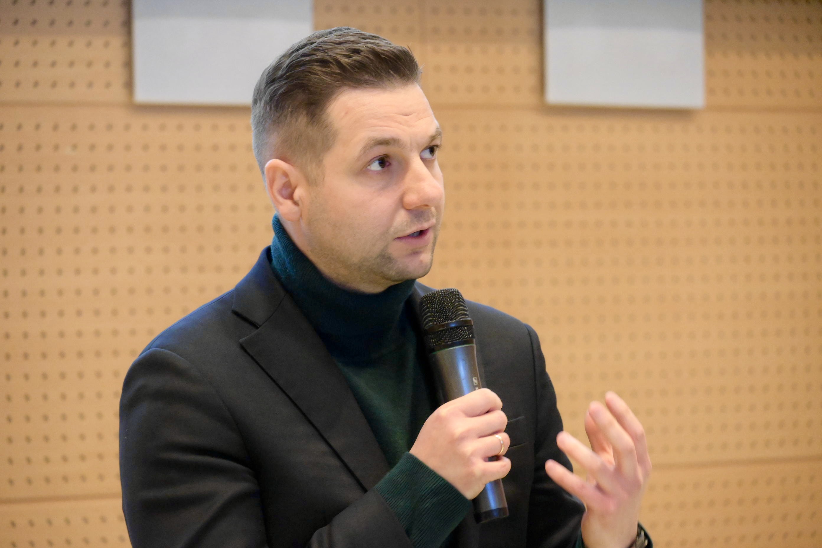 patryk jaki wnpid poznań - Maciej Trzciński