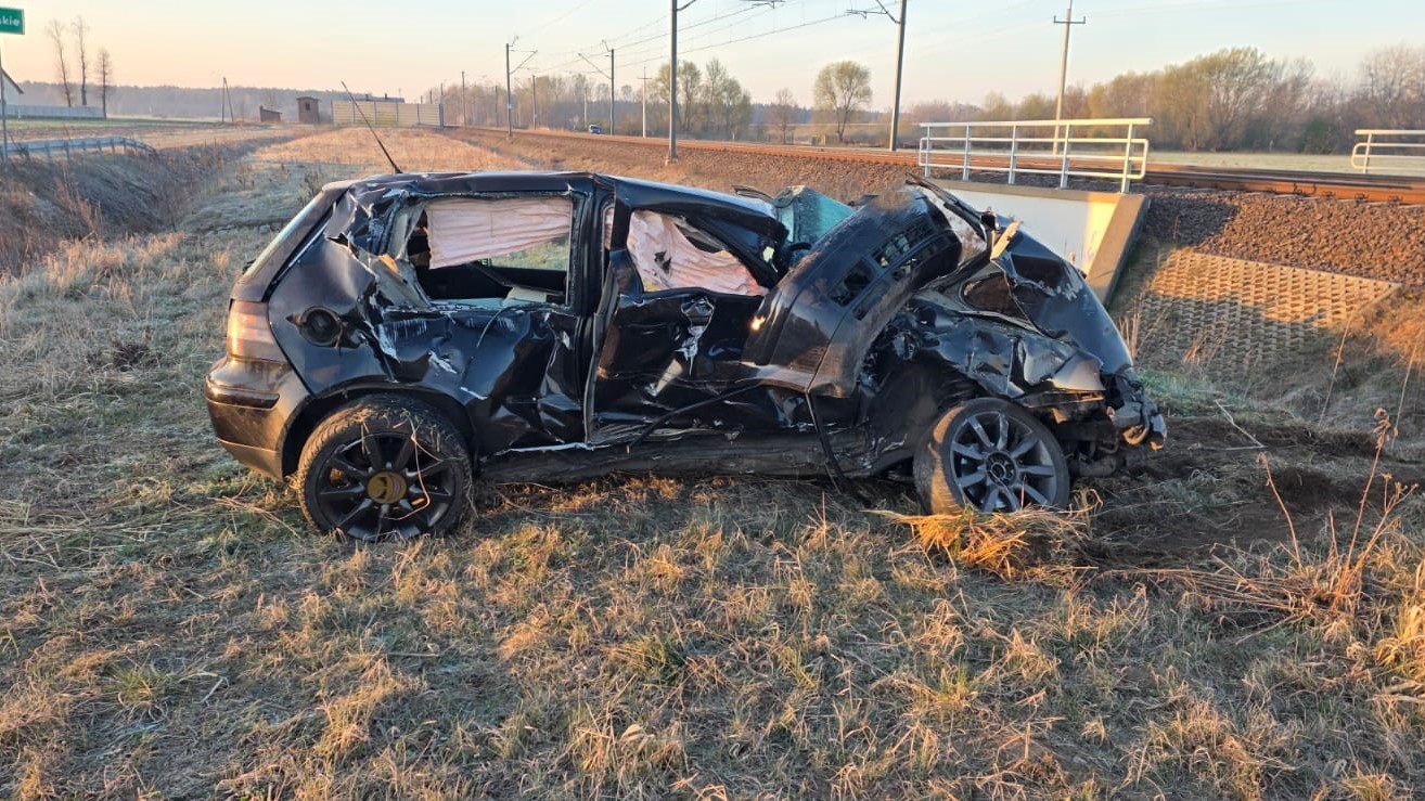 staranowane auto wypadek pociąg kąty - st.asp. Krzysztof Paca - KP PSP Rawicz