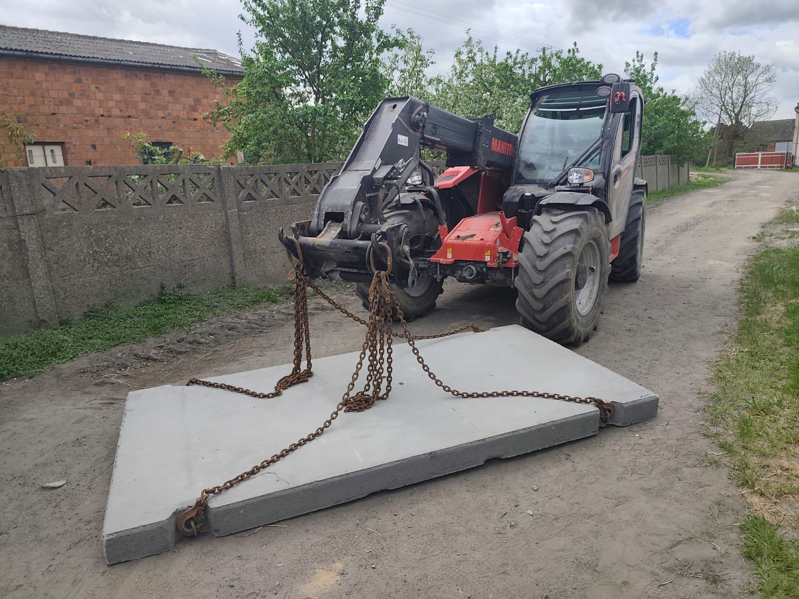 betonowa płyta w auto wilkonice - KPP Gostyń