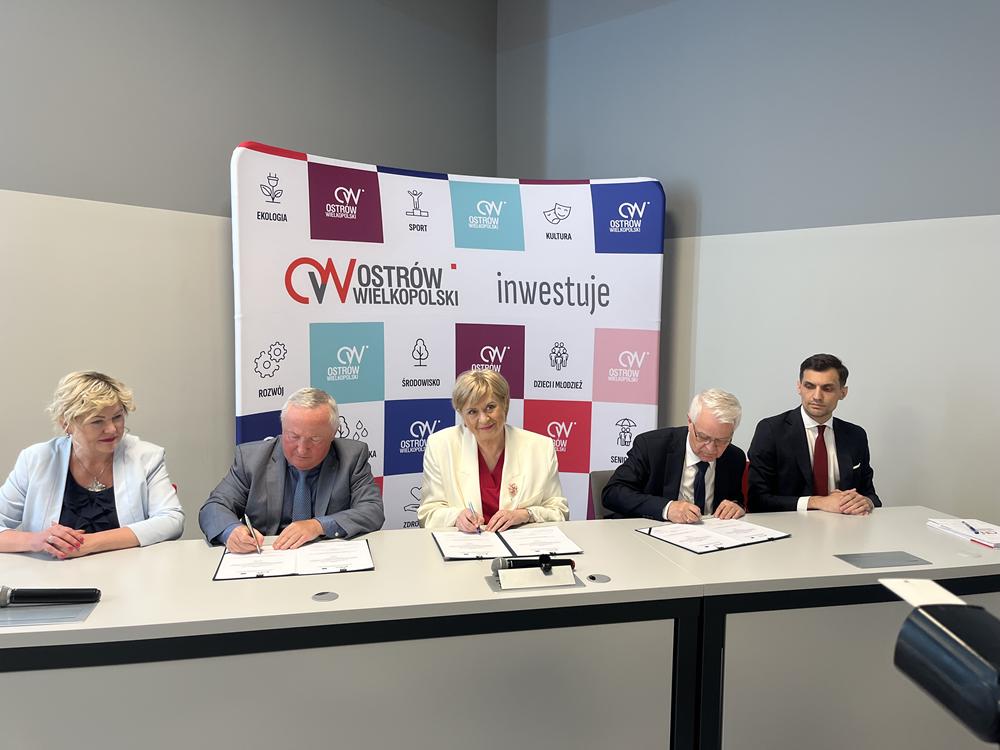 umowa spalarnia ostrów - Danuta Synkiewicz