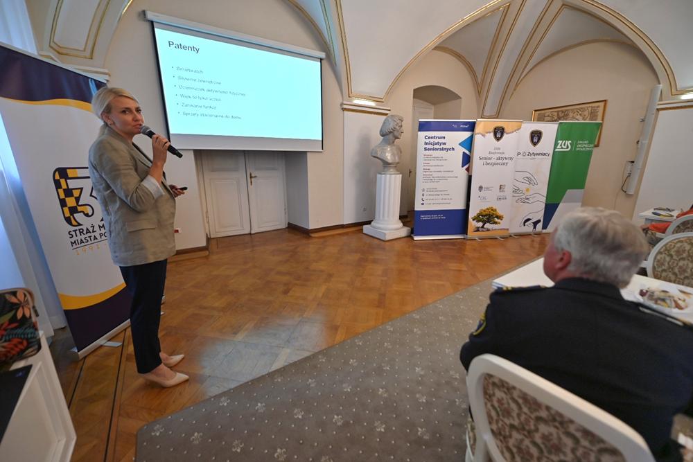 konferencja bezpieczeństwo seniorów - Wojtek Wardejn - Radio Poznań