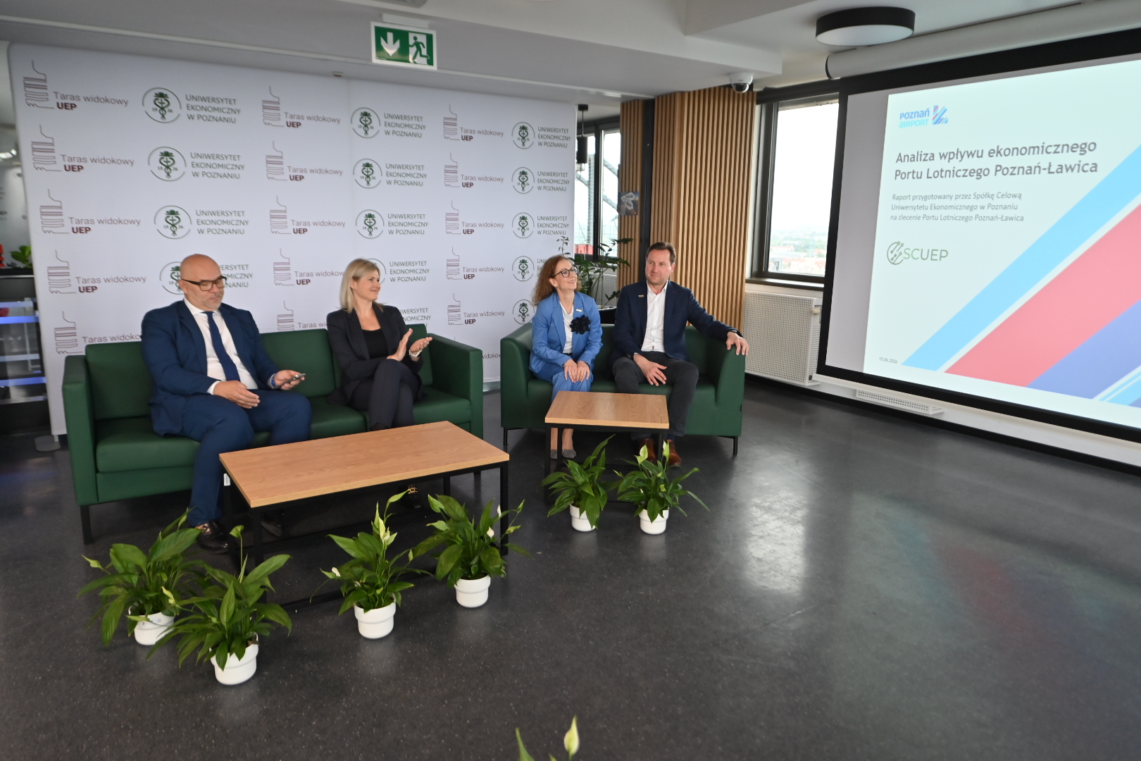 konferencja ławica - Wojtek Wardejn