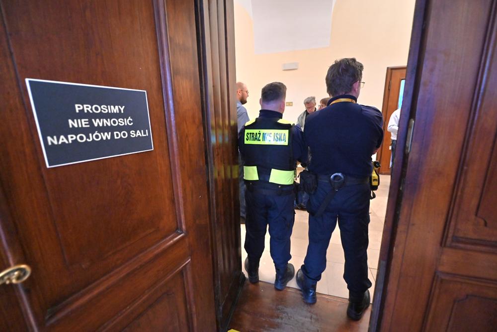 rada miasta sesja policja jaśkowiak tort atak - Wojtek Wardejn - Radio Poznań