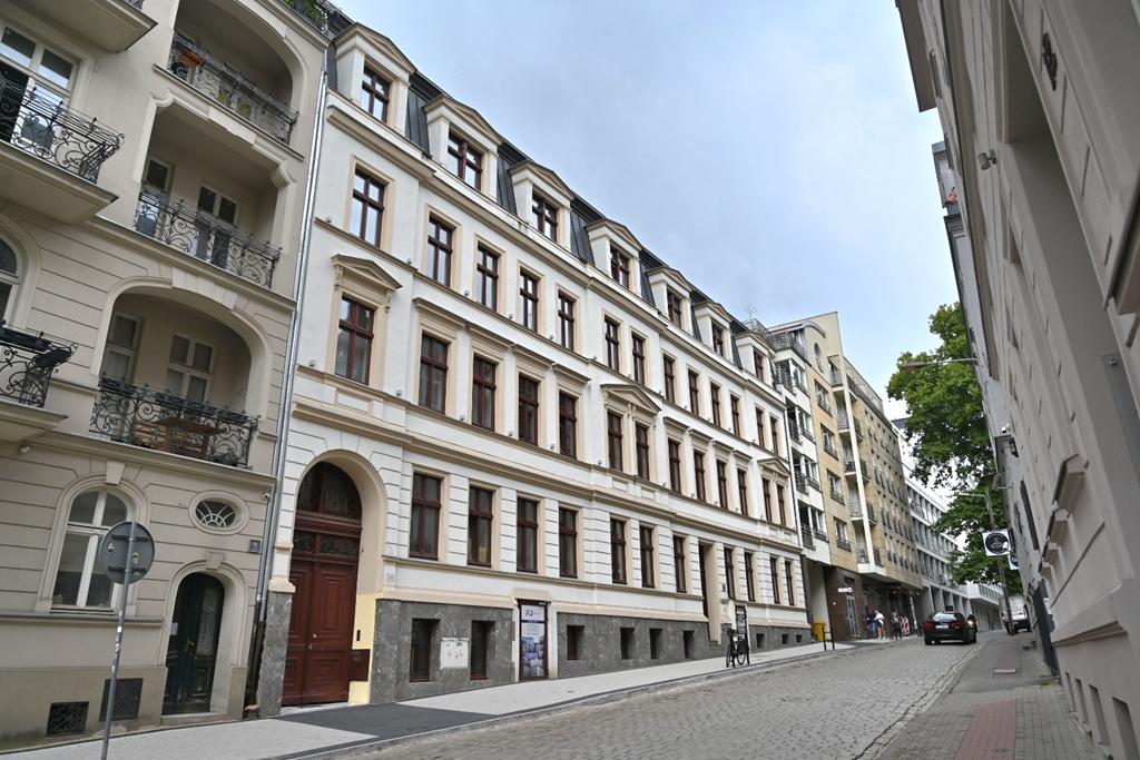 Piekary 13b Mikrokawalerki - Wojtek Wardejn - Radio Poznań