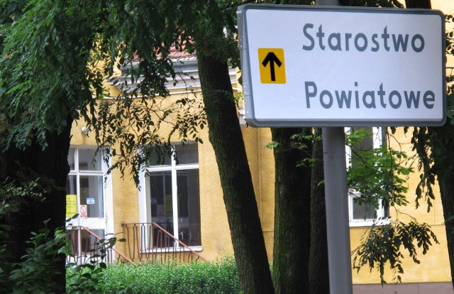 starostwo powiatowe tablica - TomFoto