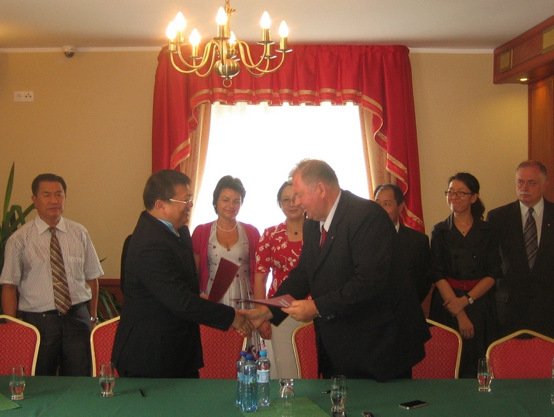 Porozumienie Gniezno-Chiny - Rafał Muniak