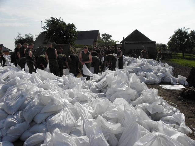 Powódź Golina Kraśnica 20100608 (3) - Wielkopolski Urząd Wojewódzki