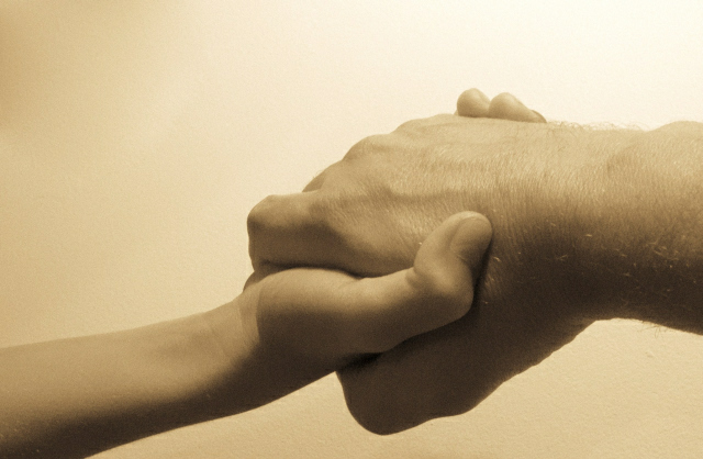 podaj dłoń - TomFoto