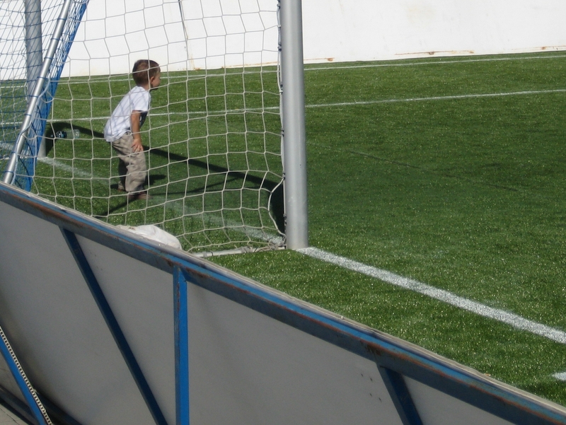 Dziecko na boisku, sport, piłka - Jacek Butlewski