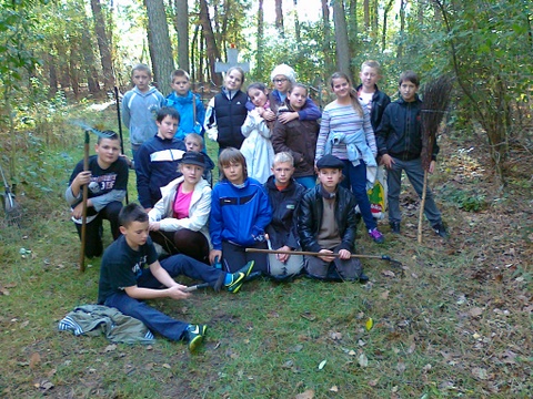 Akcja zapal znicz pamięci w lasach zakrzewskich