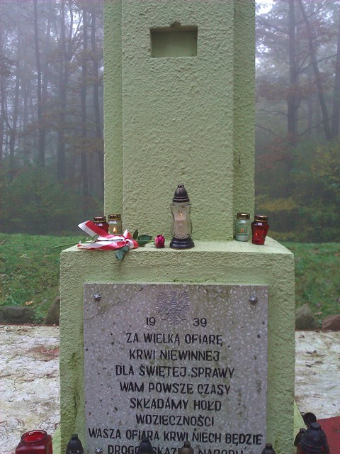 Znicze zapalone w gm. Duszniki