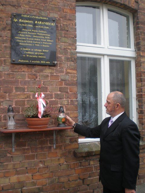 Zapala Znicz Pamięci 2012 - Podrzewie