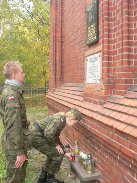 Znicze w miejscach pamięci w Gnieźnie i okolicach