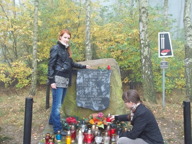 Zapal znicz pamięci - Murowana Goślina