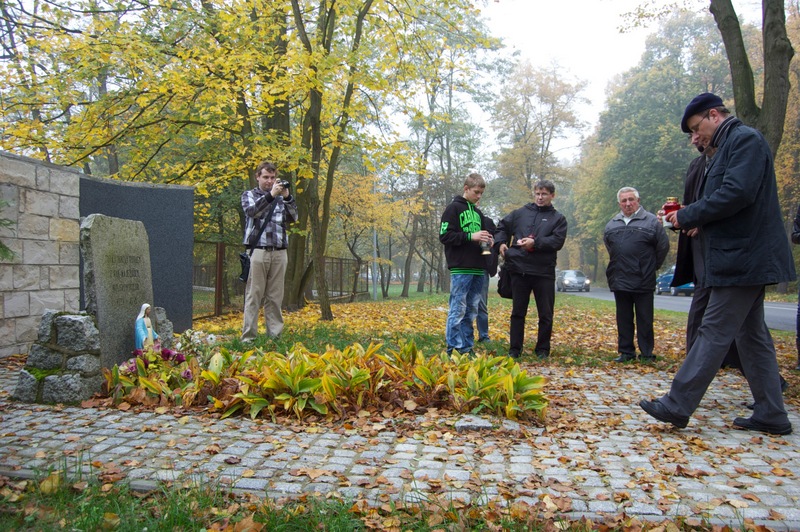 Zapal Znicz Pamięci 2012 - Września - Dębina