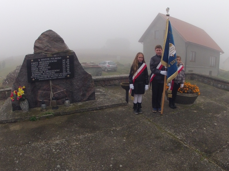 Zapal Znicz Pamięci 2012 Zacharzyn