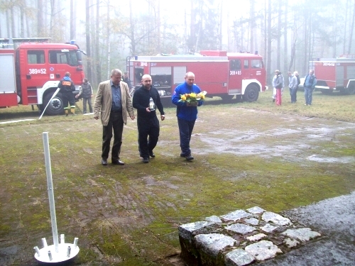 Zapal Znicz Pamięci 2012 - Las Rydzyński