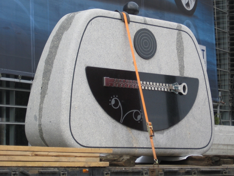 Kamienna kula i torebka - Targi Stone 2012 - Aleksandra Włodarczyk