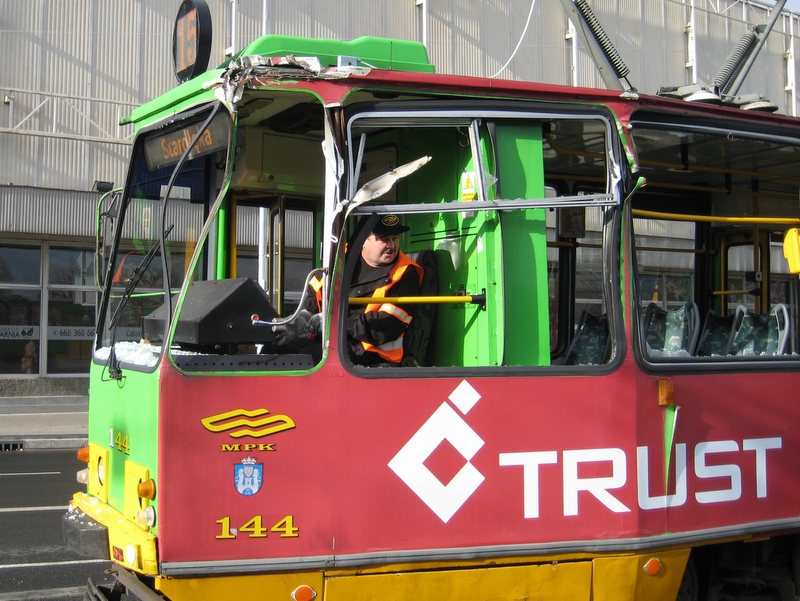 Rozbity tramwaj ul. Roosevelta - Jacek Butlewski