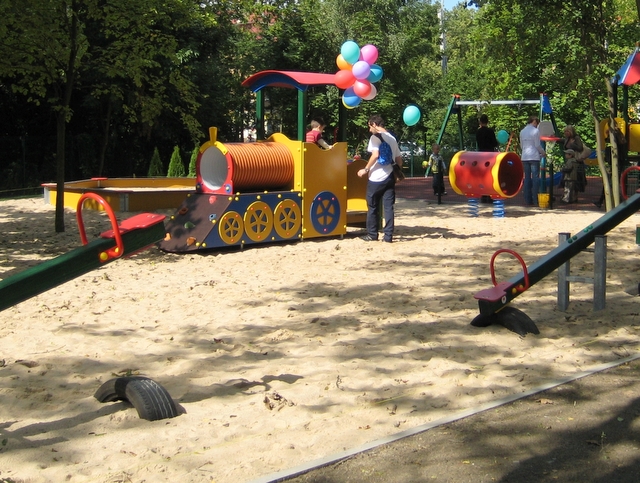 plac zabaw - Grażyna Korzeniowska