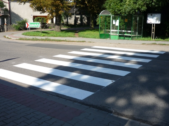 Pasy, przejście dla pieszych - Krzysztof Sadowski