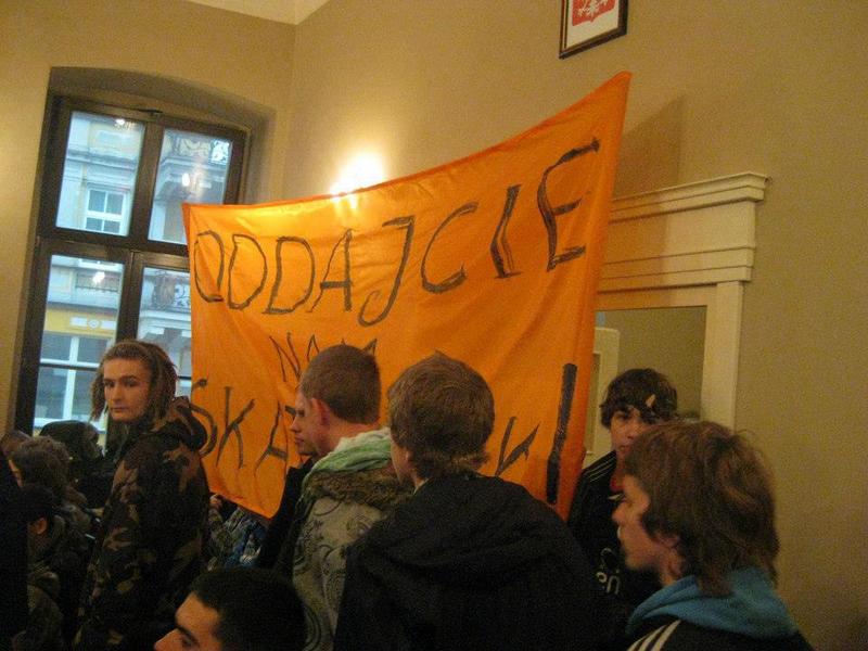 Skatepark w Gnieźnie - protest na sesji - Ruch Młodych Gniezno