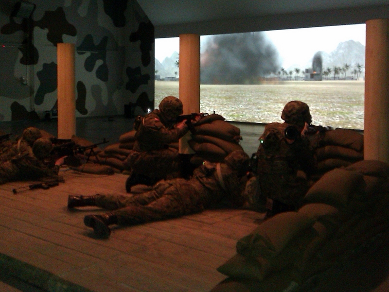 Strzelają na symulatorze  - Adam Sołtysiak