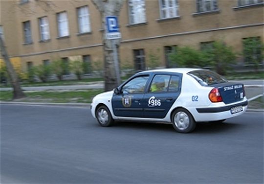 radiowóz straży miejskiej - TomFoto