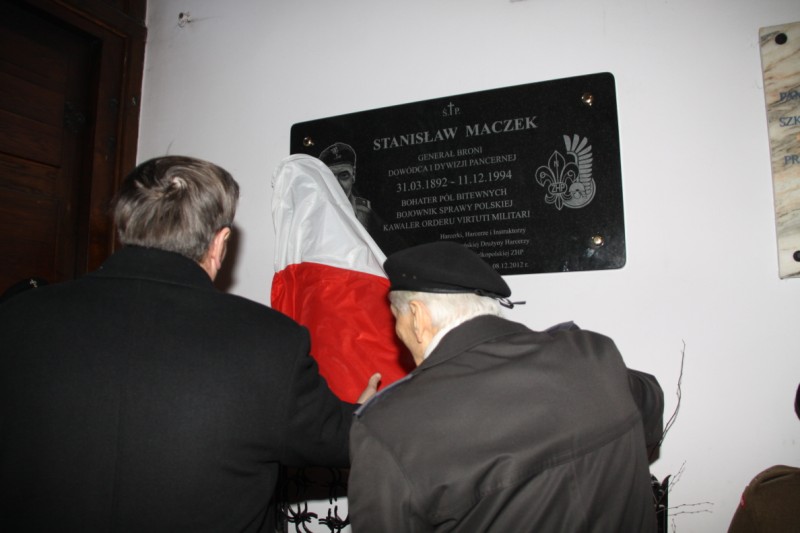 Tablica pamiątkowa gen. Maczek - Grzegorz Maciejewski