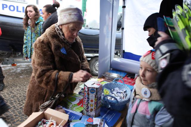 Seniorzy na WOŚP 2013 - KWP w Poznaniu
