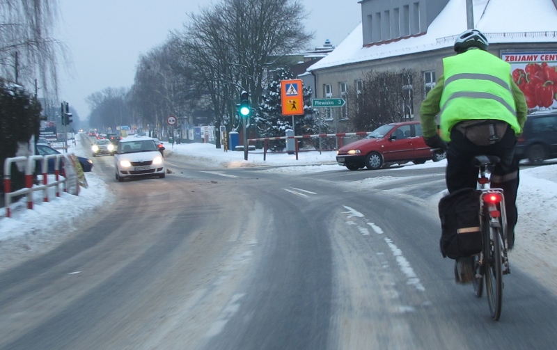 rowerzysta zimą 3 - TomFoto