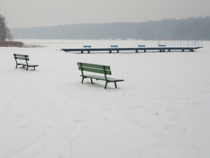 Rusałka zimą, jezioro, śnieg