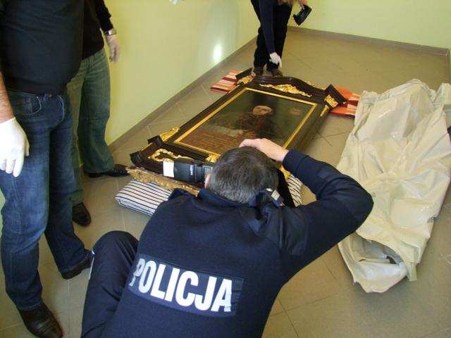 Obraz z Fary - odzyskany - KWP w Poznaniu