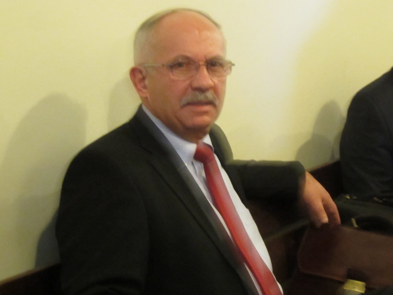 Henryk Stokłosa, na walizkach  - Magda Konieczna