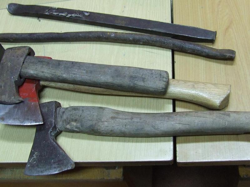 Siekiery, łamaki, łomy - rozboje - Policja/Poznań