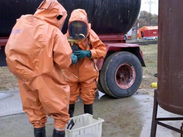 Ratownicy chemiczni - ćwiczenia - Straż Pożarna Poznań