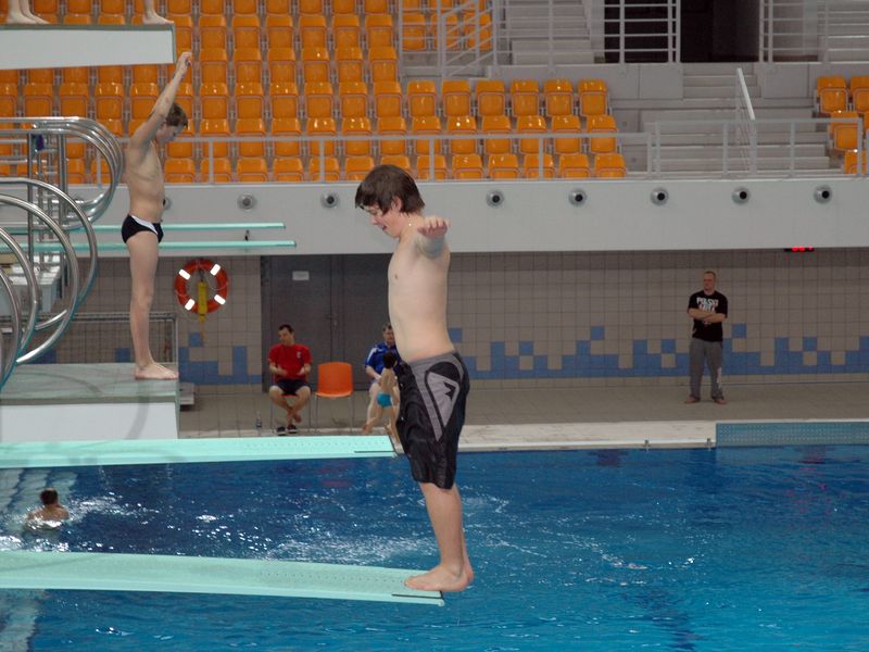 Skoki do wody - dzieci w Termach - Szymon Mazur