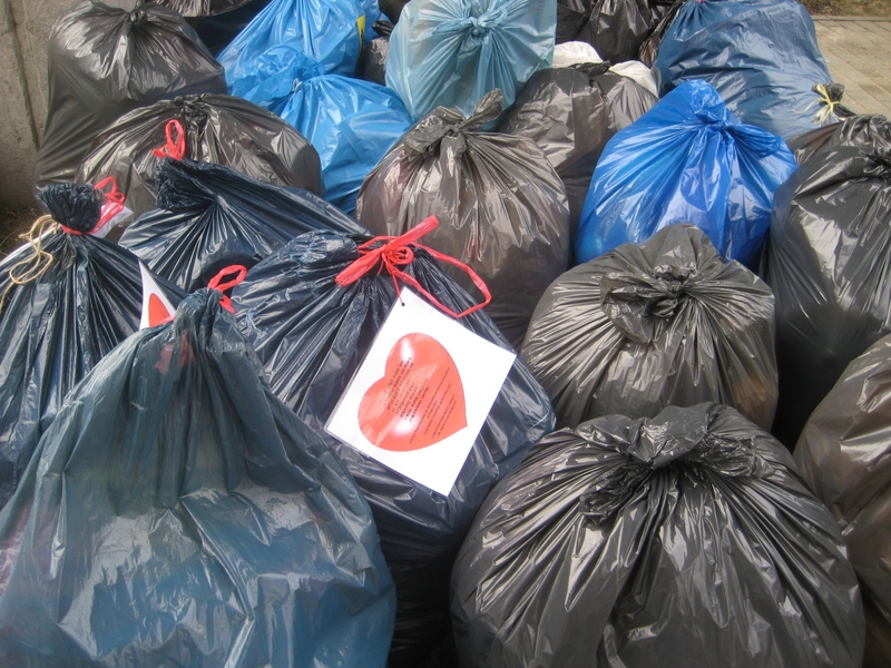 Worki pluszaków dla Afganistanu - Wiesława Pinkowska