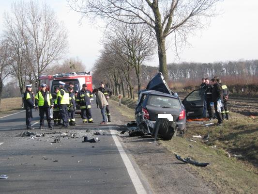Wypadek w Kotlinie - osobowy-ciężarówka - Policja/Jarocin
