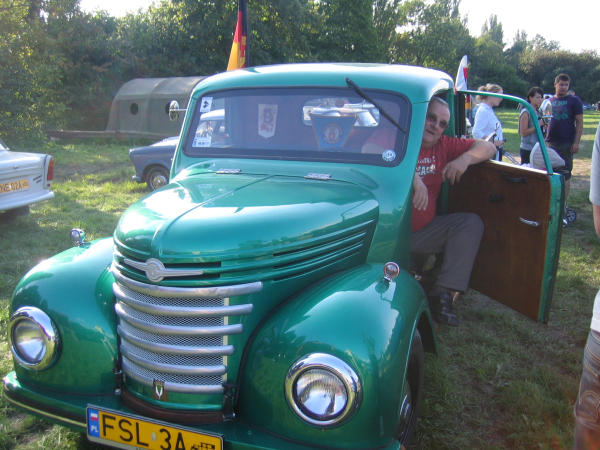 zlot trabantów i wartburgów Gniezno dkv 2 - Rafał Muniak