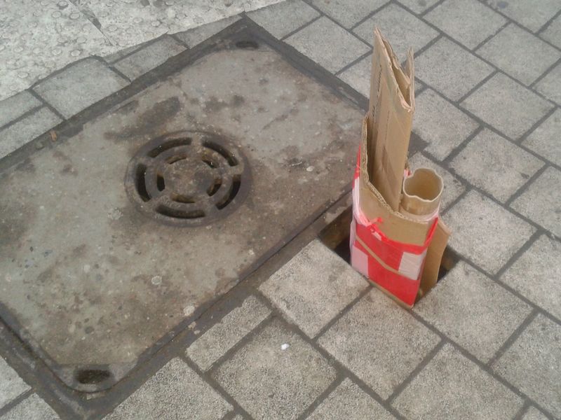 Dziura chodnikowa - Radio Merkury