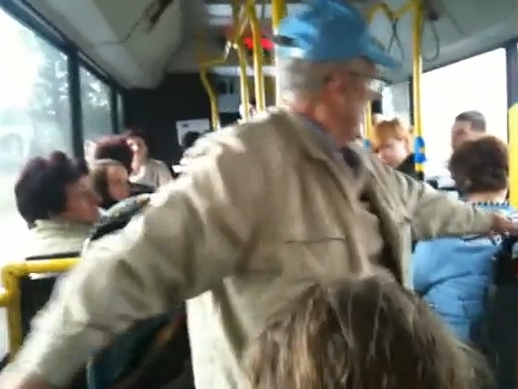 Dziadek w autobusie - you tube - You Tube