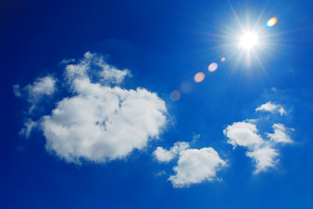 Słońce i niebo - www.sxc.hu -  