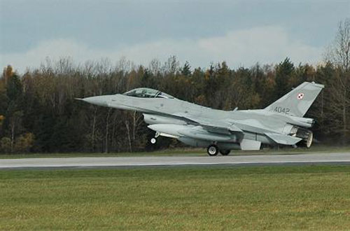 F16 ląduje - Przemek Modliński - Radio Merkury