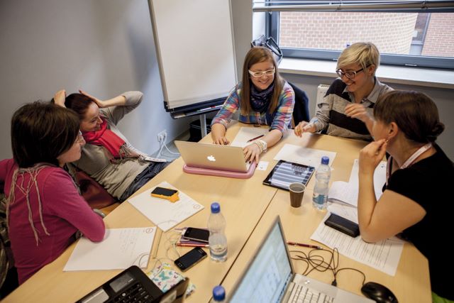 startup it (3) - Monika Synoradzka